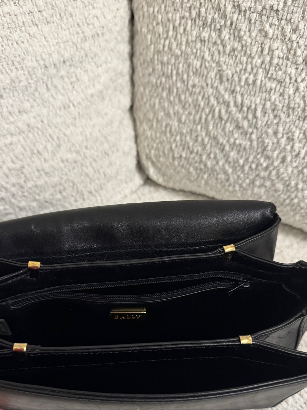 Bally Vintage Black Leather Crossbody Foldover Three Pockets Late 80s-mid 90s - Picture 7 of 16
